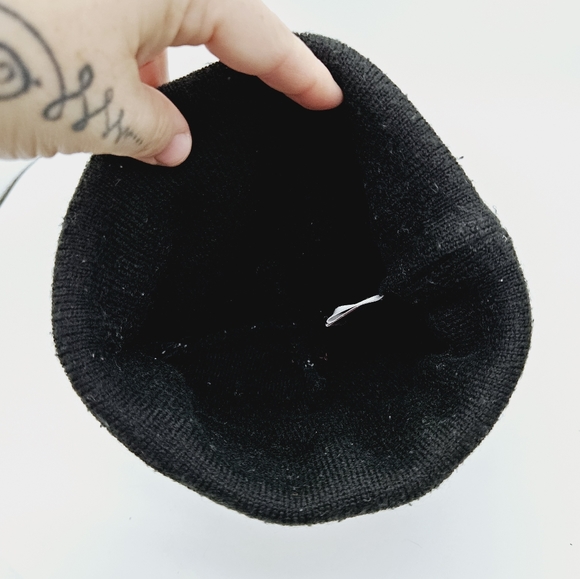 DISNEY | Minnie Mouse pompom bow knit toque winter hat - Picture 5 of 8